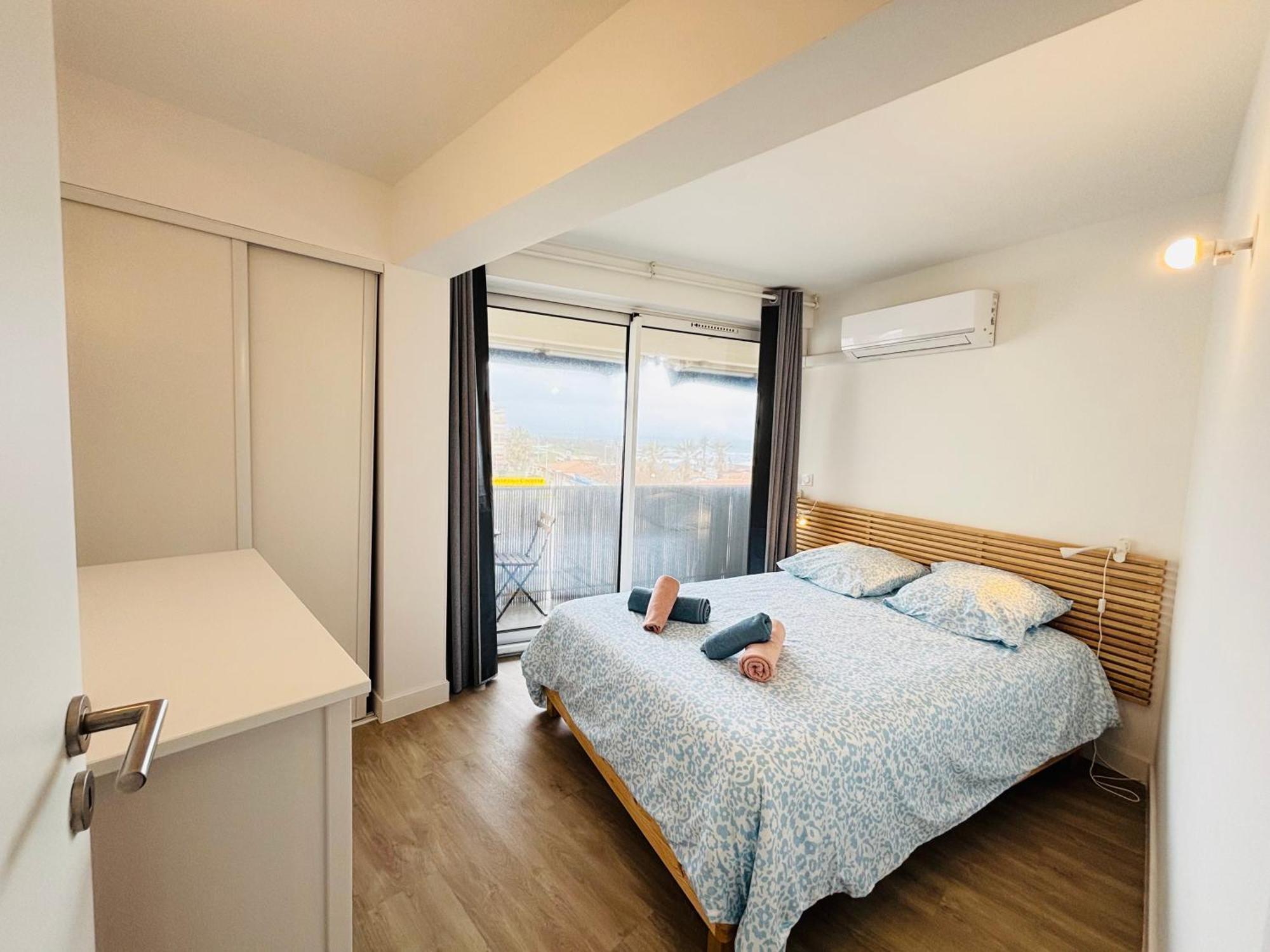 Apartment Le Cap D'agde, Le Baia,vue Mer, 20m De La Plage, Piscine *